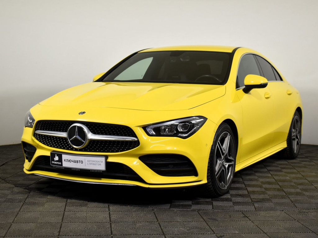 Желтый Mercedes-Benz CLA 2019 года с пробегом