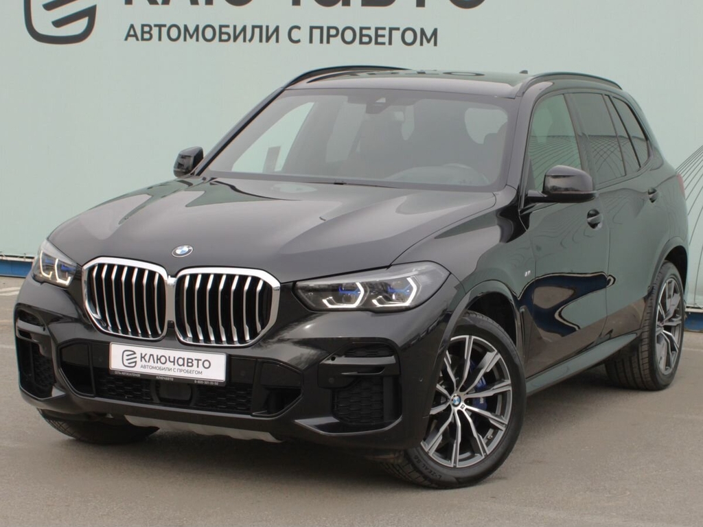 Черный BMW X5 2021 года с пробегом