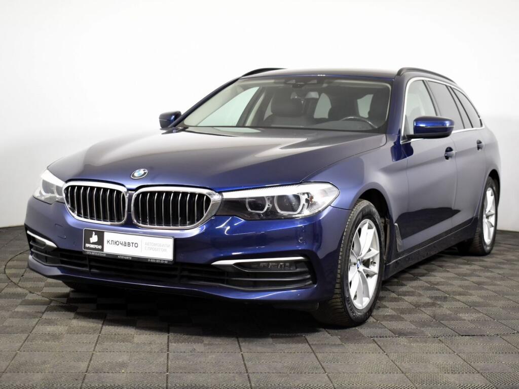 Синий BMW 5 серия 2018 года с пробегом