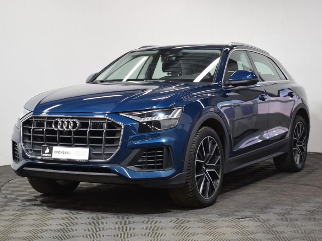 Синий Audi Q8 2019 года с пробегом
