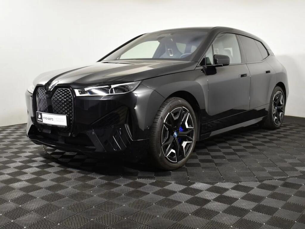 Черный BMW iX 2021 года с пробегом