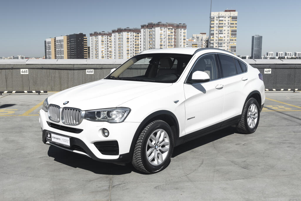 Белый BMW X4 2015 года с пробегом