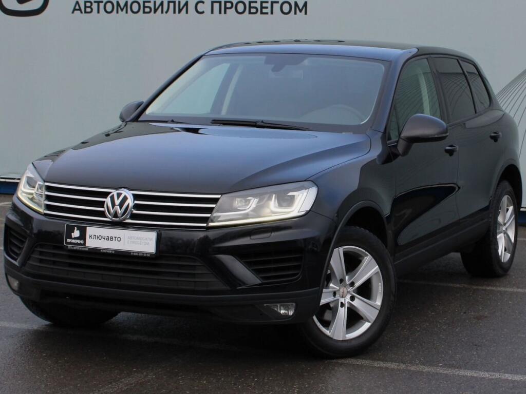 Черный Volkswagen Touareg 2015 года с пробегом