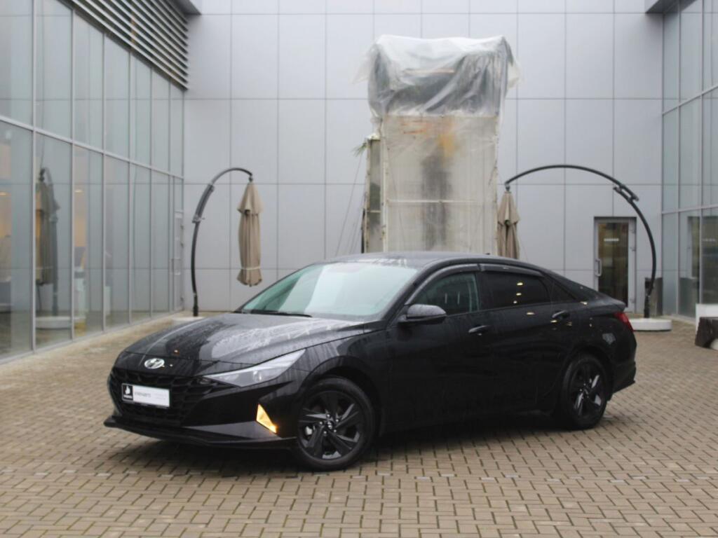 Черный Hyundai Elantra 2021 года с пробегом