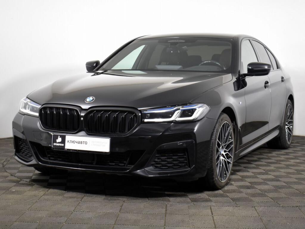 Черный BMW 5 серия 2020 года с пробегом
