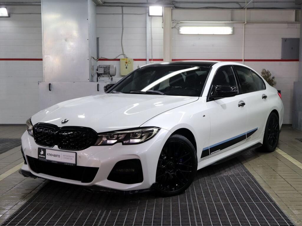 Белый BMW 3 серия 2019 года с пробегом