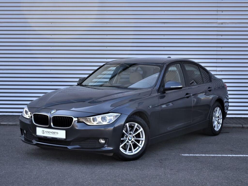 Серый BMW 3 серия 2013 года с пробегом