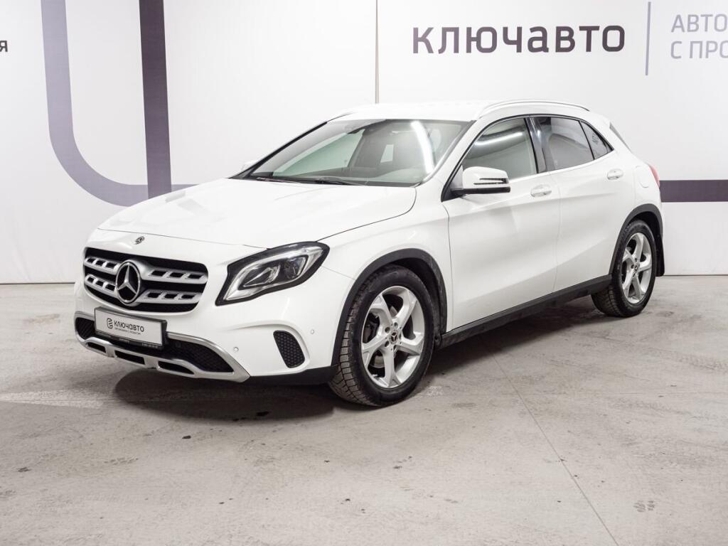Белый Mercedes-Benz GLA-Класс 2019 года с пробегом