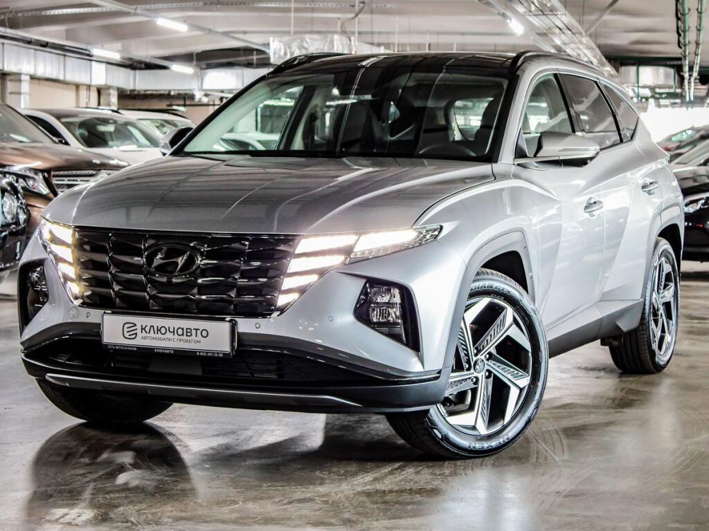 Серый Hyundai Tucson 2023 года с пробегом
