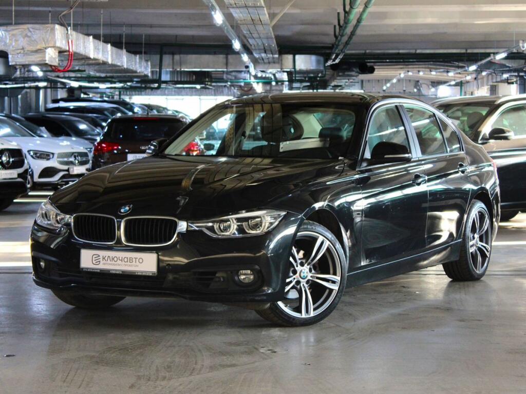 Черный BMW 3 серия 2015 года с пробегом