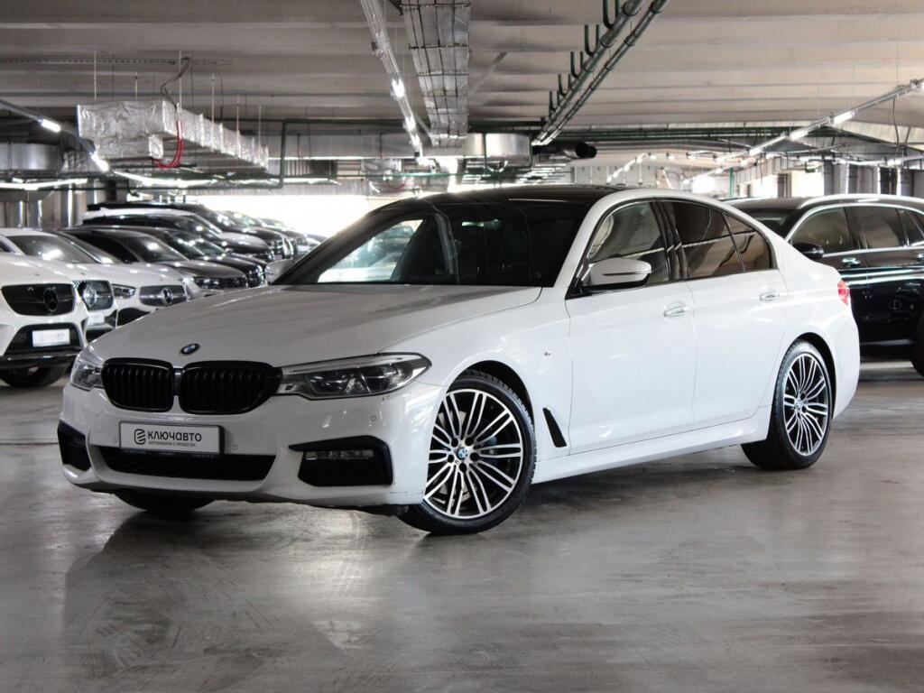 Белый BMW 5 серия 2018 года с пробегом
