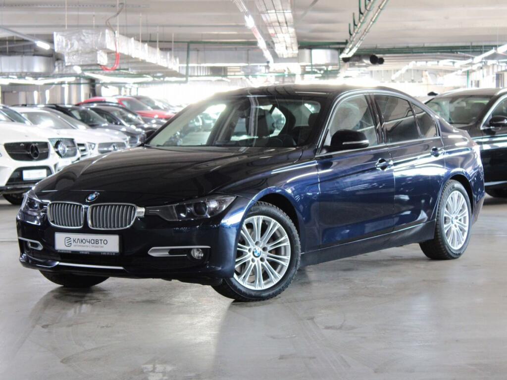 Синий BMW 3 серия 2014 года с пробегом