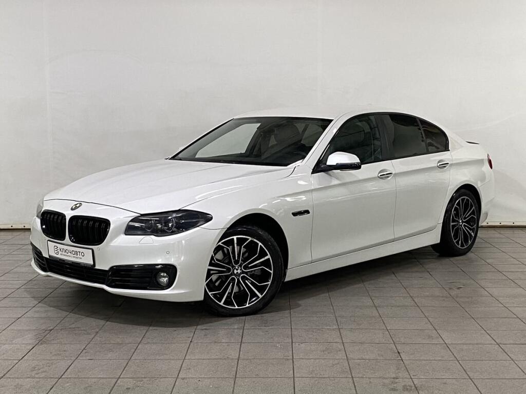Белый BMW 5 серия 2013 года с пробегом