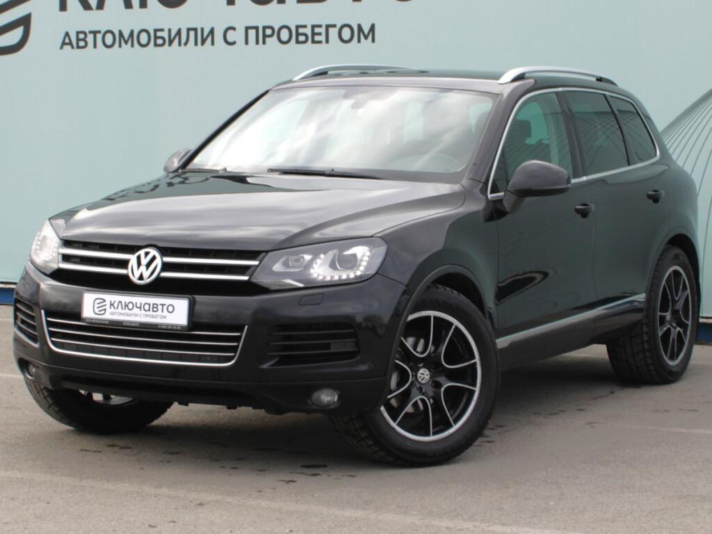 Черный Volkswagen Touareg 2013 года с пробегом