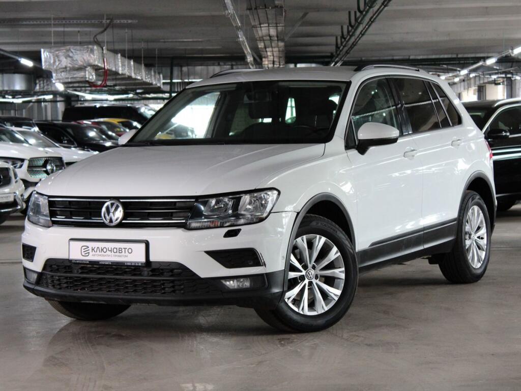 Белый Volkswagen Tiguan 2018 года с пробегом