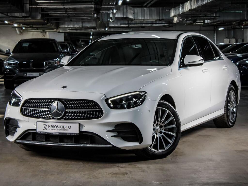 Белый Mercedes-Benz E-Класс 2021 года с пробегом