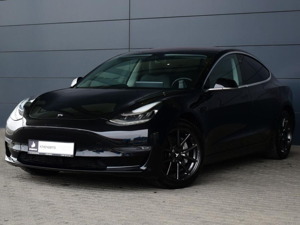 Черный Tesla Model 3 2018 года с пробегом