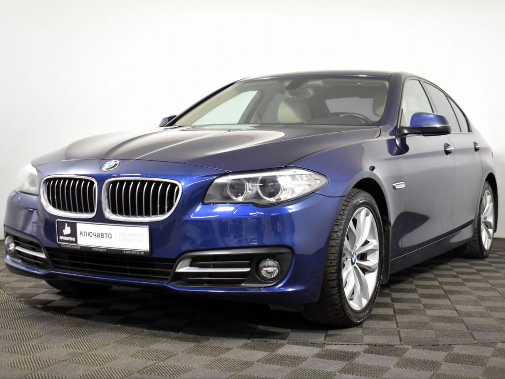 Синий BMW 5 серия 2015 года с пробегом
