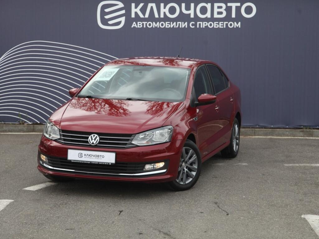 Красный Volkswagen Polo 2019 года с пробегом