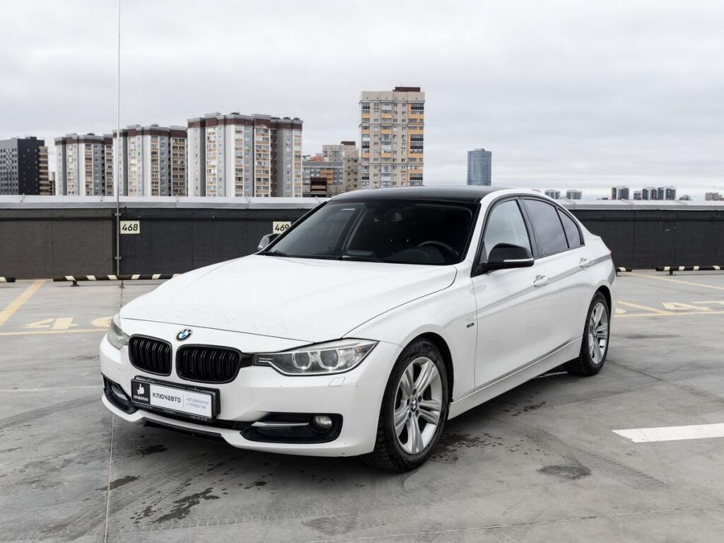 Белый BMW 3 серия 2013 года с пробегом