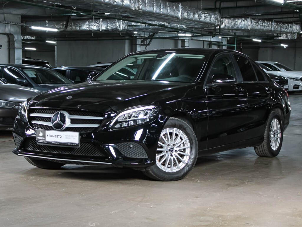 Черный Mercedes-Benz C-Класс 2019 года с пробегом