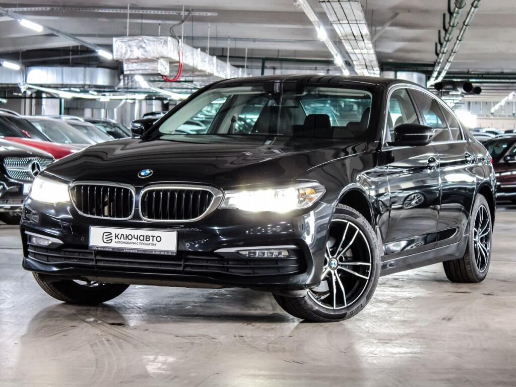 Черный BMW 5 серия 2018 года с пробегом