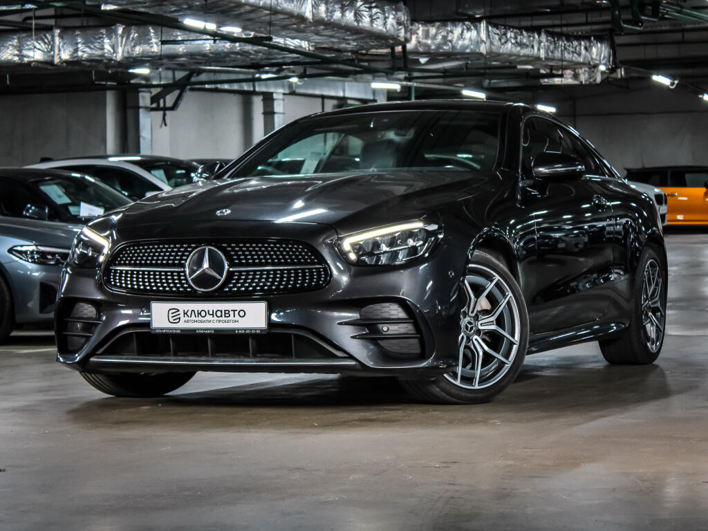 Серый Mercedes-Benz E-Класс 2020 года с пробегом