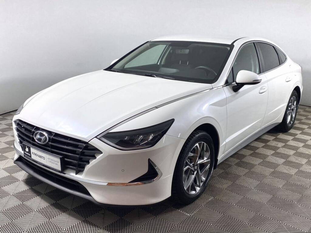 Белый Hyundai Sonata 2019 года с пробегом