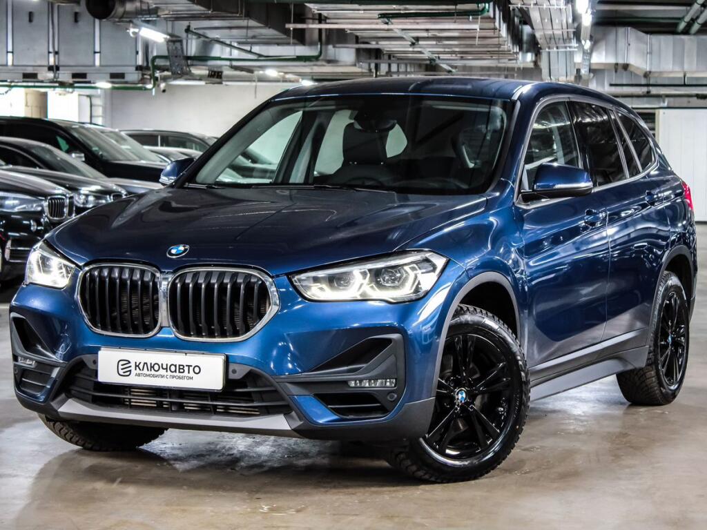 Синий BMW X1 2021 года с пробегом