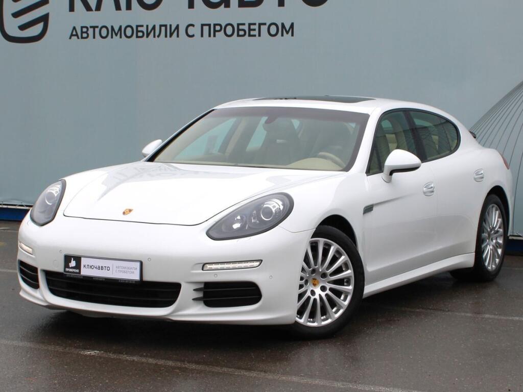 Белый Porsche Panamera 2014 года с пробегом