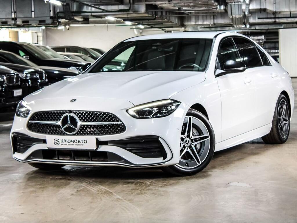 Белый Mercedes-Benz C-Класс 2021 года с пробегом