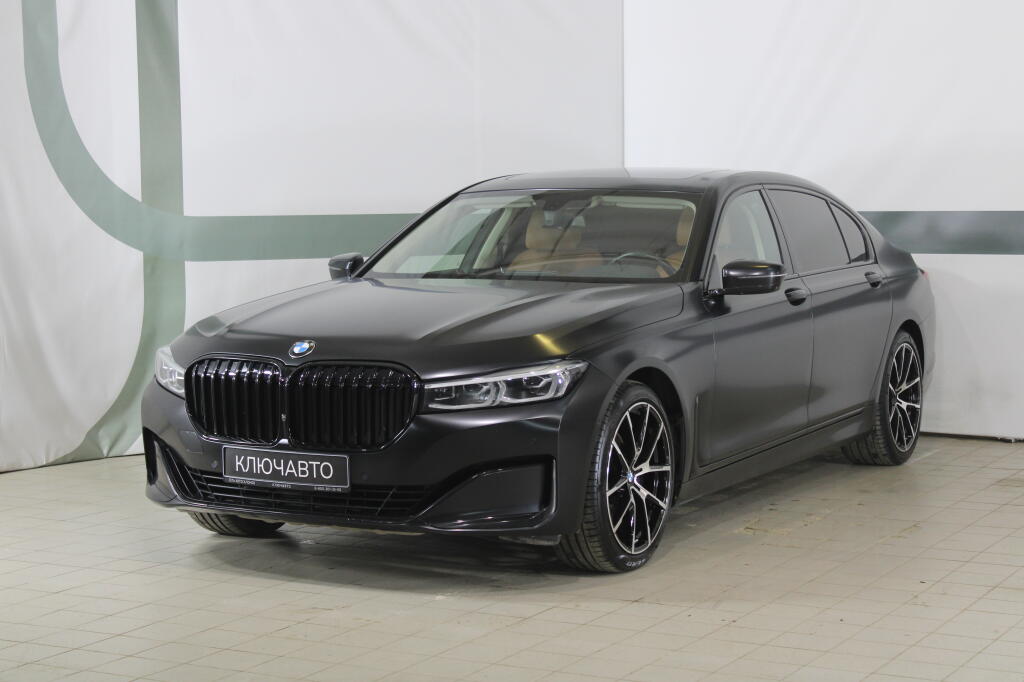 Черный BMW 7 серия 2019 года с пробегом