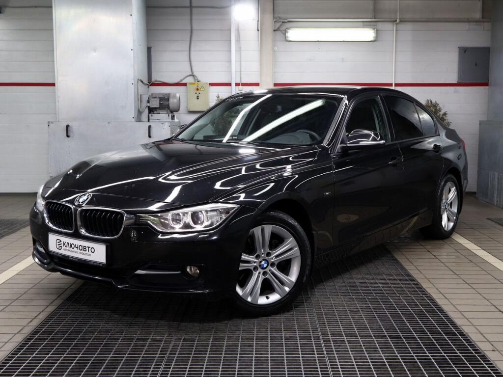Черный BMW 3 серия 2015 года с пробегом