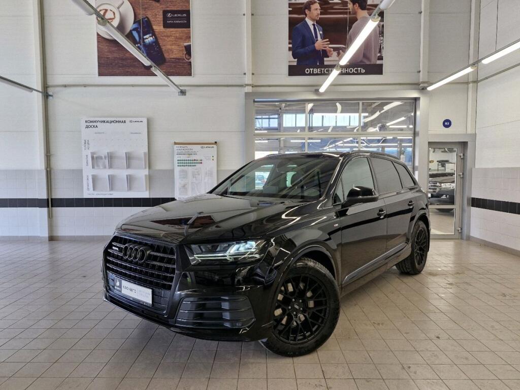 Черный Audi Q7 2019 года с пробегом