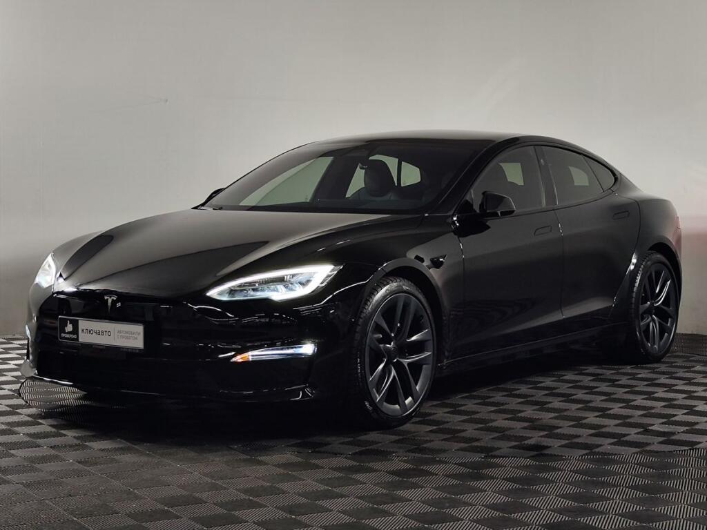 Черный Tesla Model S 2021 года с пробегом