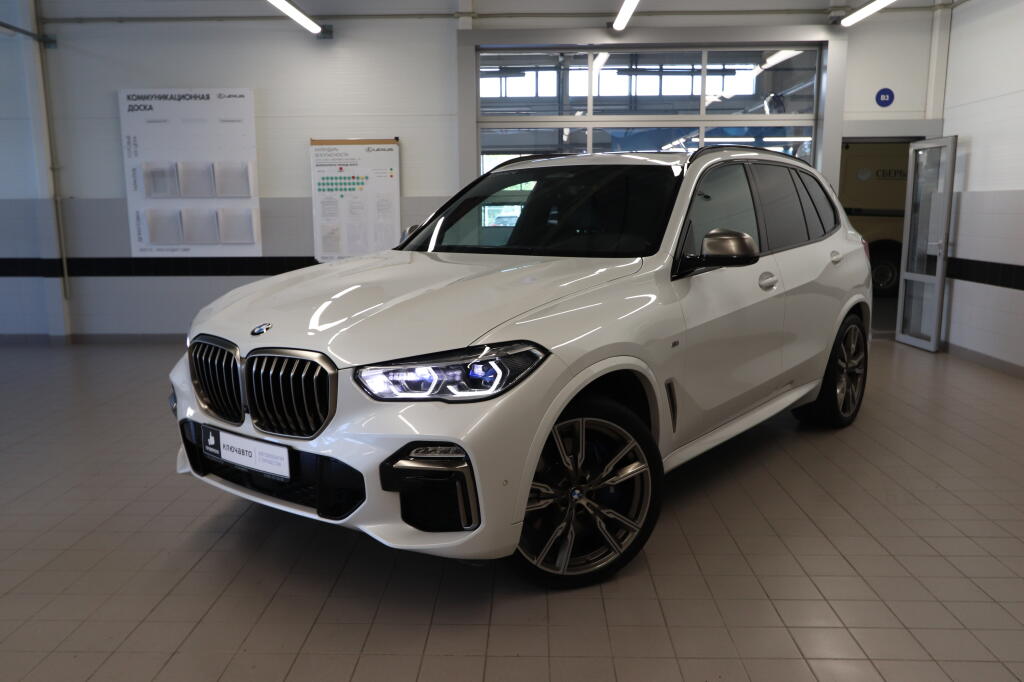 Белый BMW X5 2019 года с пробегом