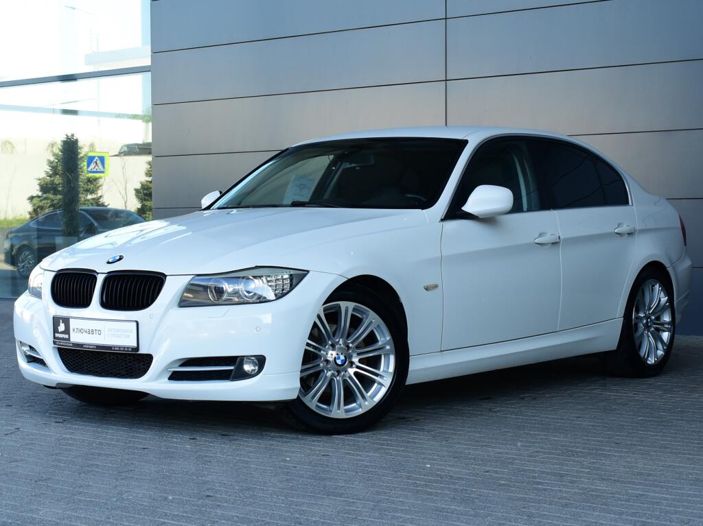 Белый BMW 3 серия 2012 года с пробегом