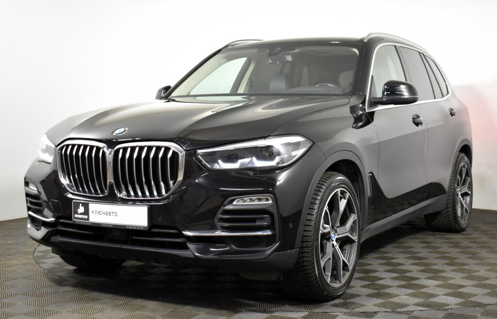 Черный BMW X5 2019 года с пробегом