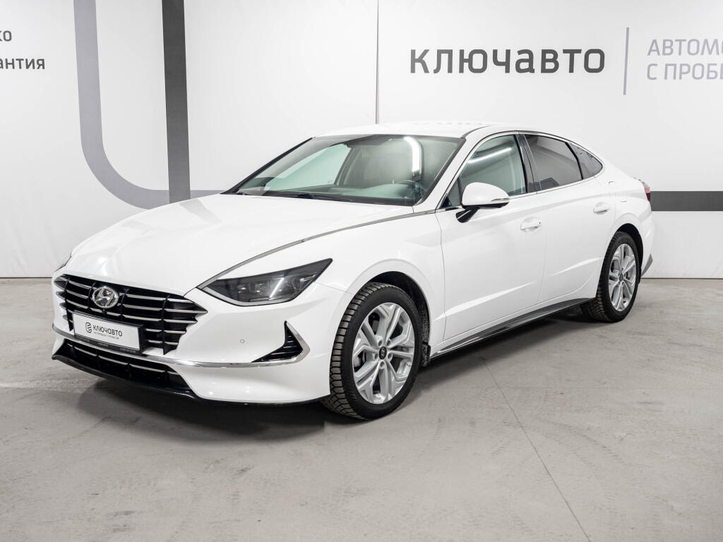 Белый Hyundai Sonata 2020 года с пробегом