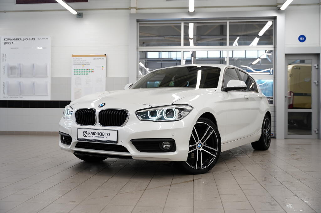 Белый BMW 1 серия 2018 года с пробегом