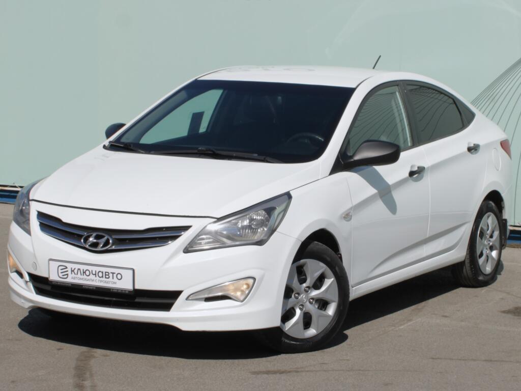 Белый Hyundai Solaris 2015 года с пробегом