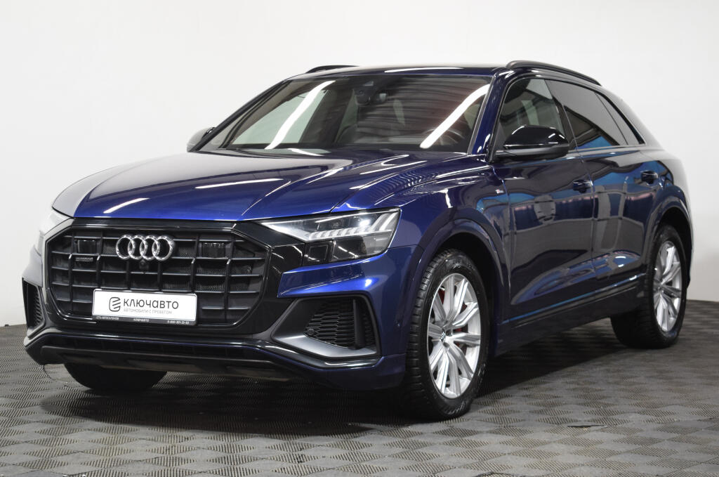 Синий Audi Q8 2019 года с пробегом