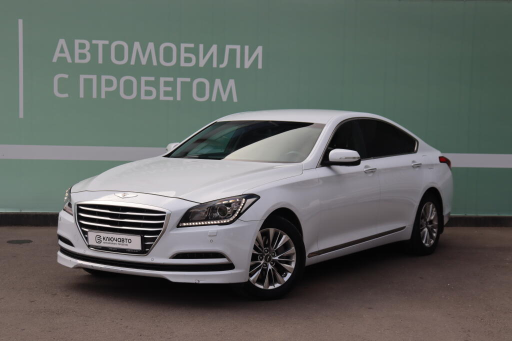 Белый Hyundai Genesis 2016 года с пробегом