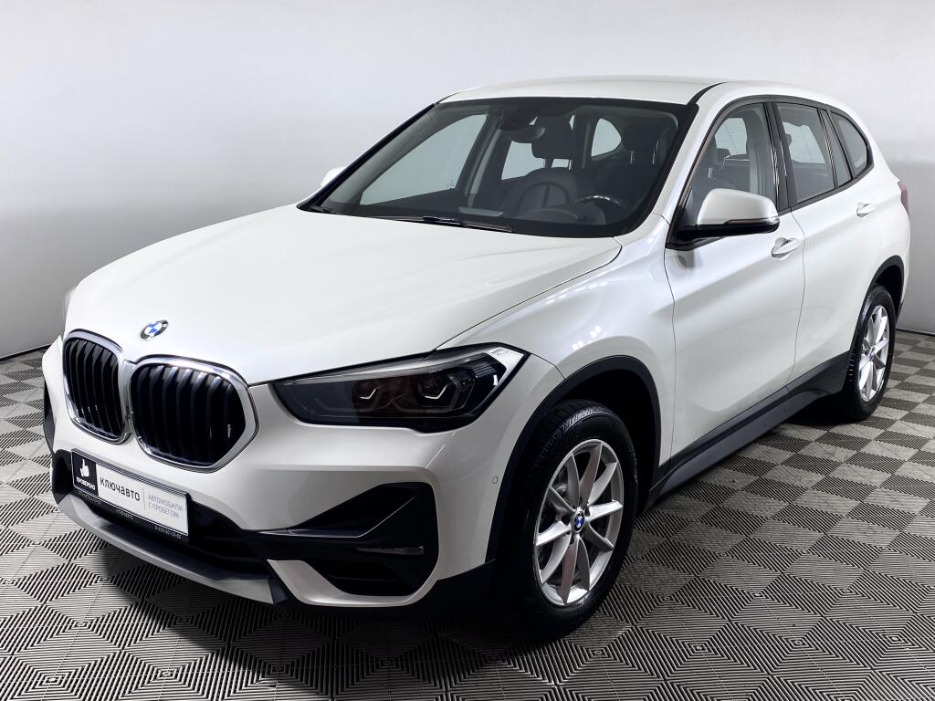 Белый BMW X1 2021 года с пробегом