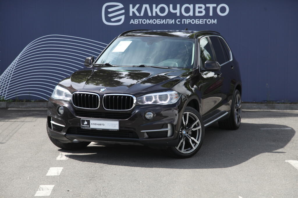 Черный BMW X5 2018 года с пробегом