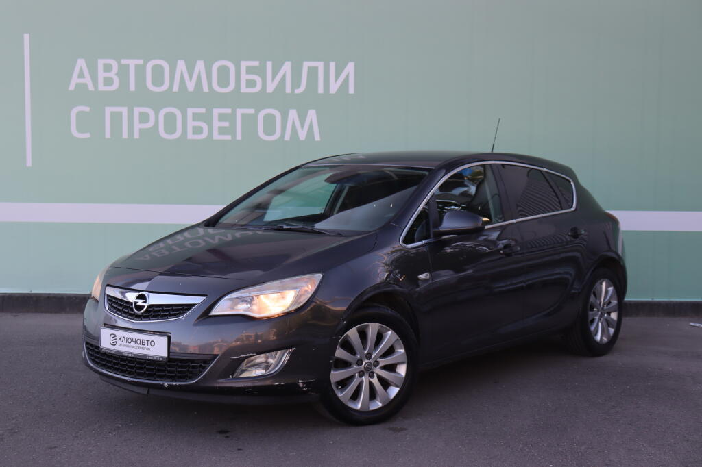 Серый Opel Astra 2011 года с пробегом