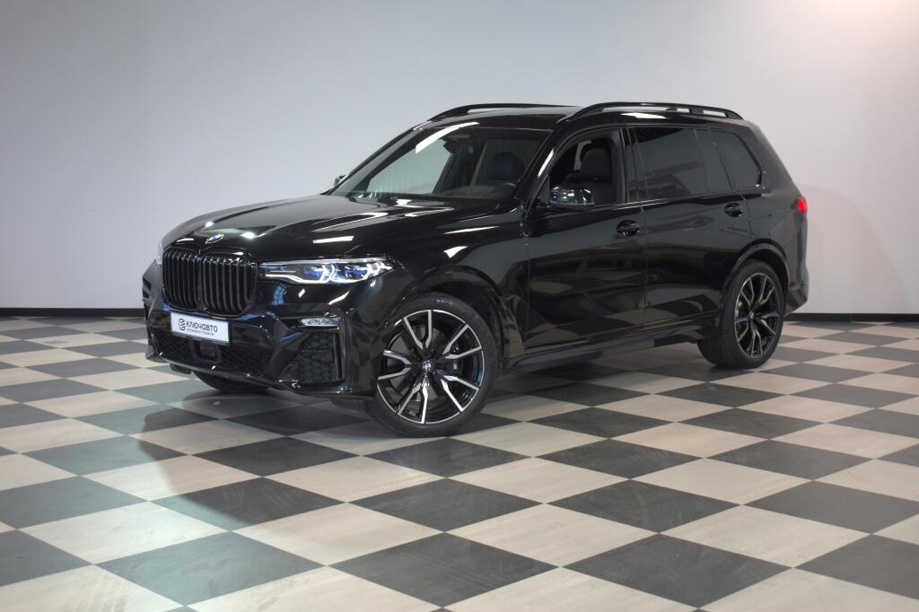 Черный BMW X7 2020 года с пробегом