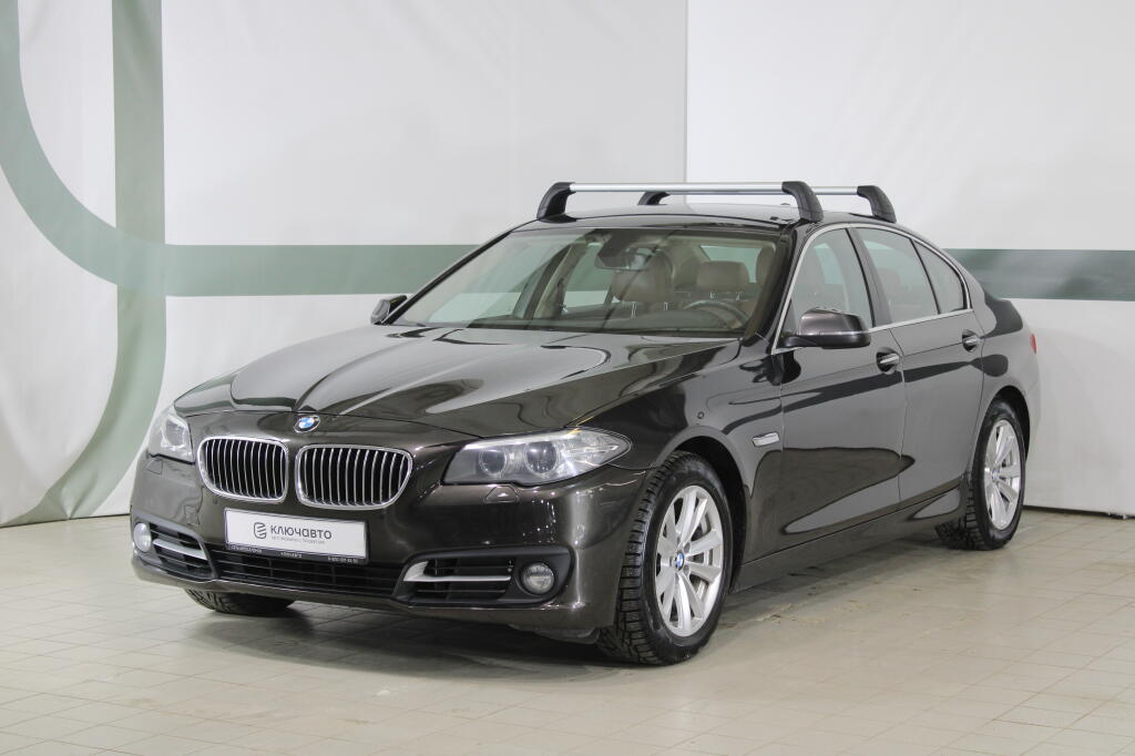 Коричневый BMW 5 серия 2013 года с пробегом