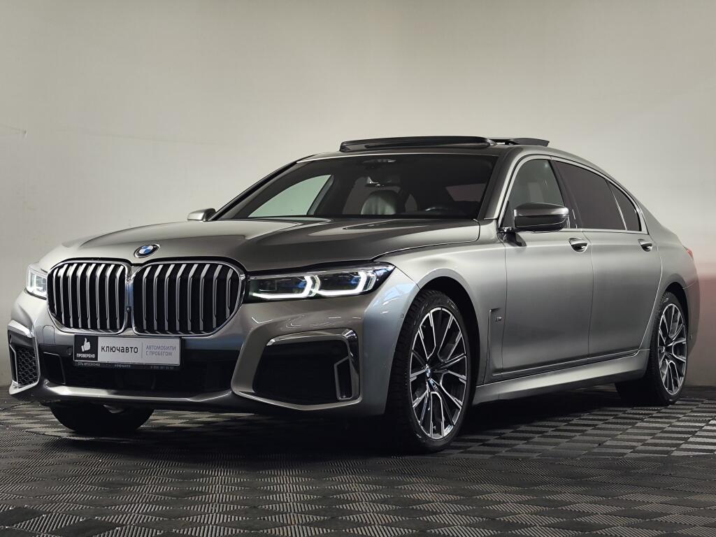 Серый BMW 7 серия 2019 года с пробегом