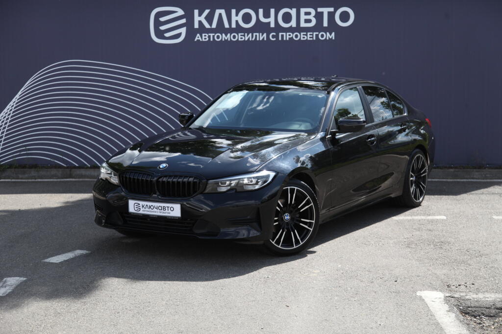 Черный BMW 3 серия 2020 года с пробегом
